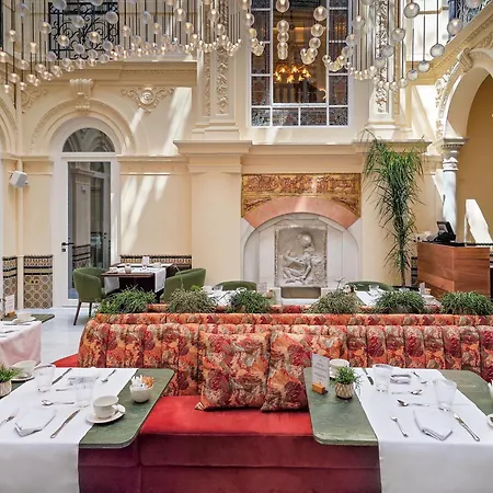 Palacio Gran Via, A Royal Hideaway 5* Γρανάδα