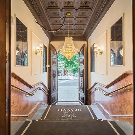 Palacio Gran Via, A Royal Hideaway