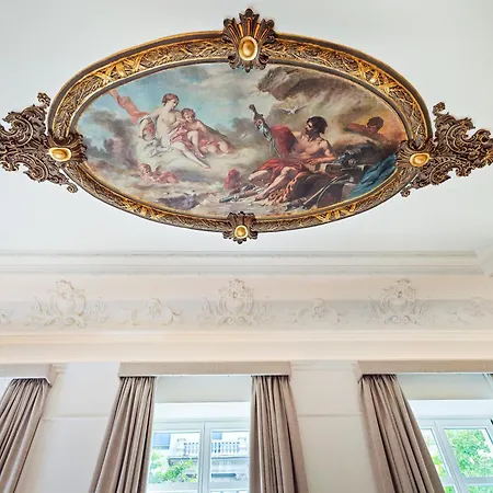 Palacio Gran Vía, A Royal Hideaway