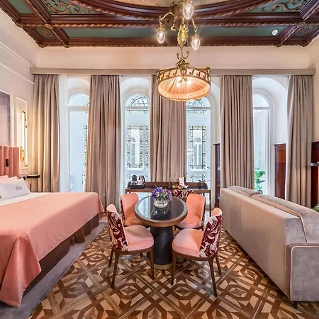 Palacio Gran Via, A Royal Hideaway